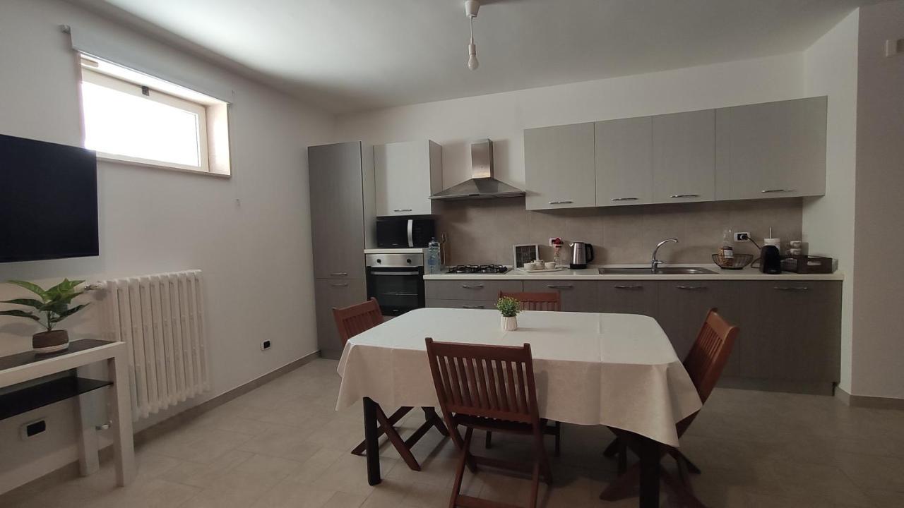 Seagull Apartments - Front And Sea View & Airport Bari Bagian luar foto