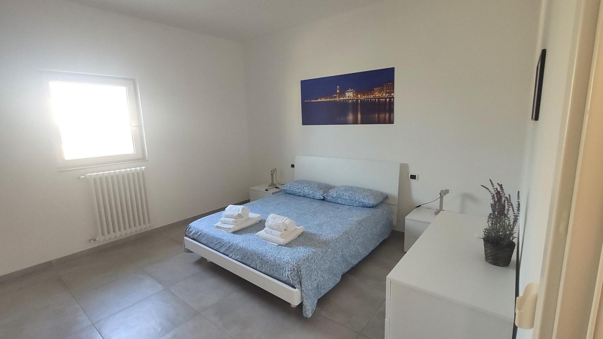 Seagull Apartments - Front And Sea View & Airport Bari Bagian luar foto