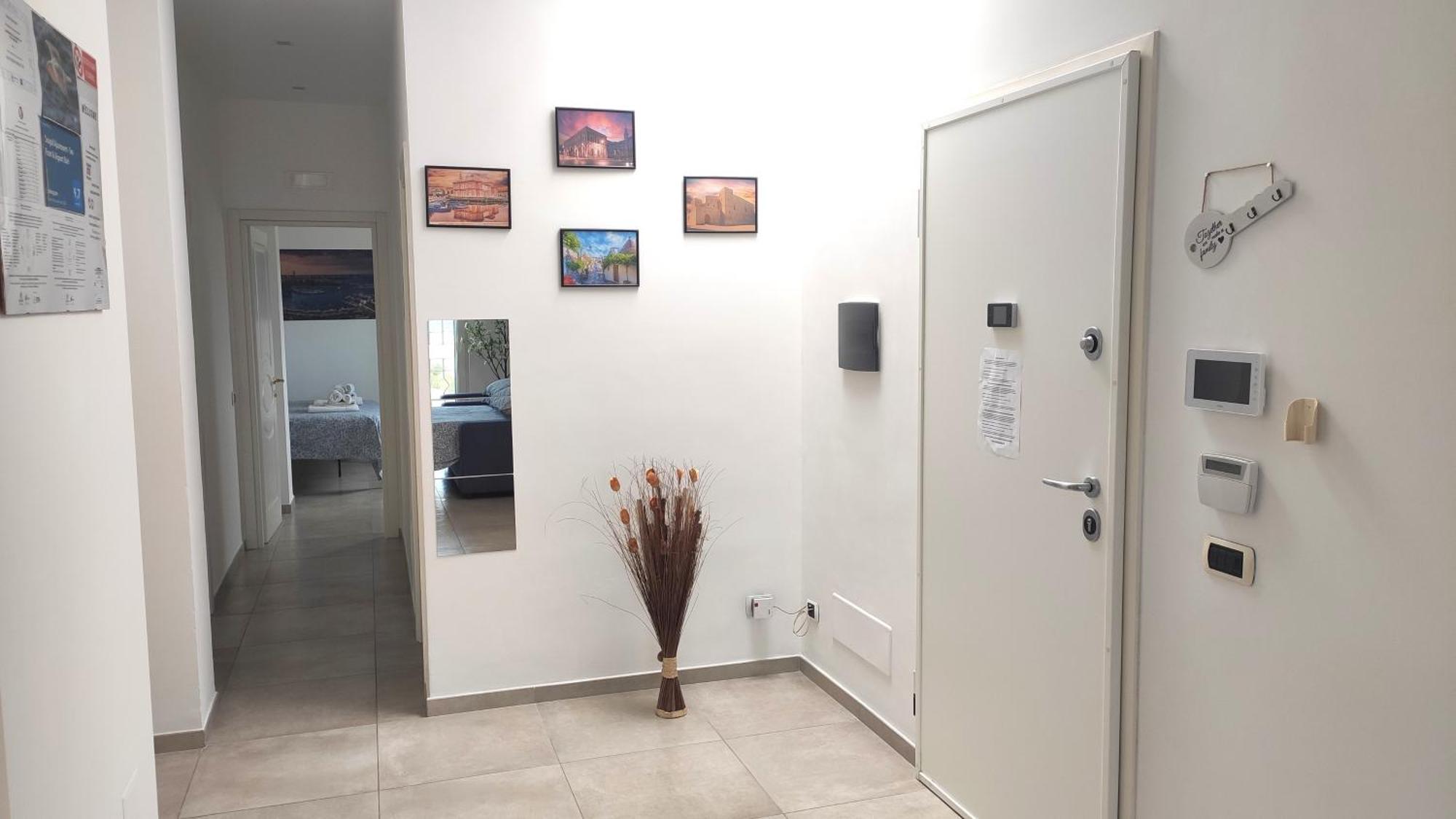 Seagull Apartments - Front And Sea View & Airport Bari Bagian luar foto