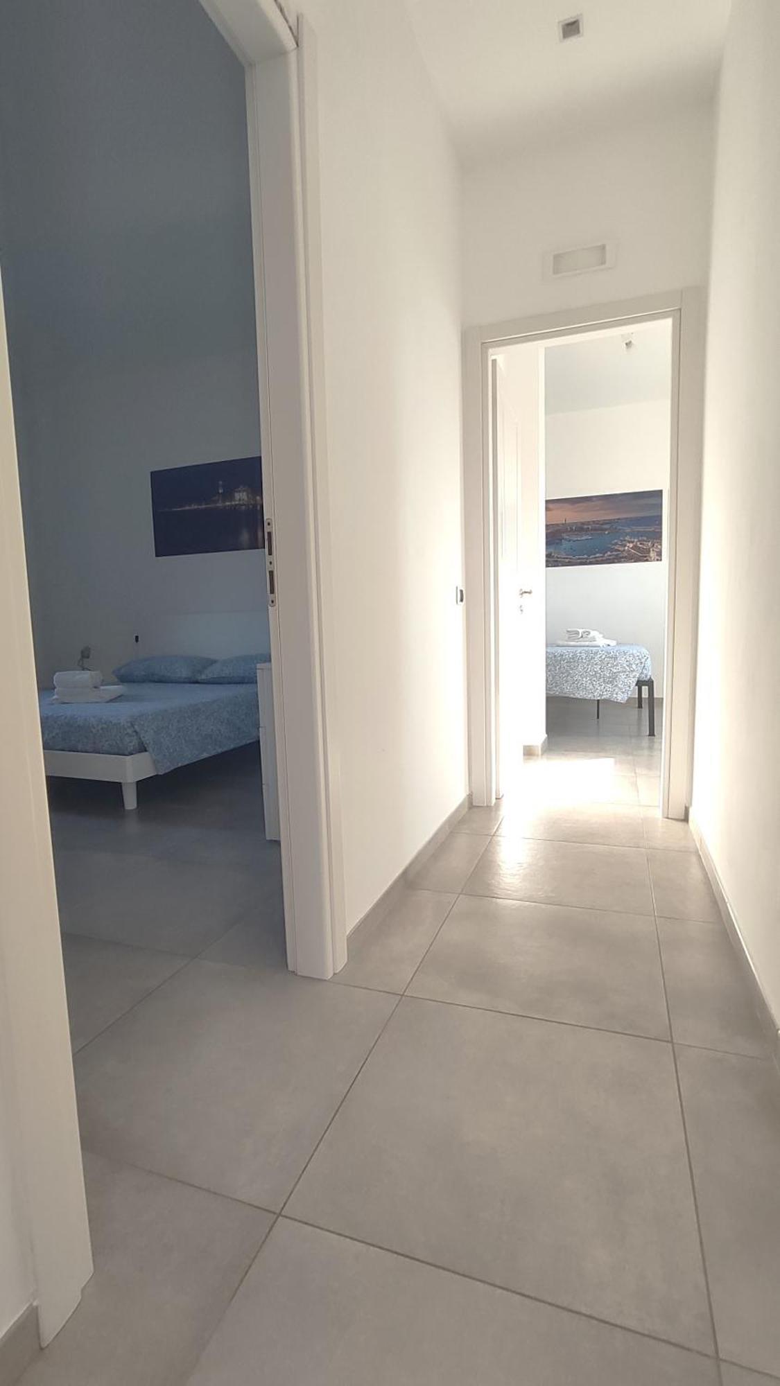 Seagull Apartments - Front And Sea View & Airport Bari Bagian luar foto